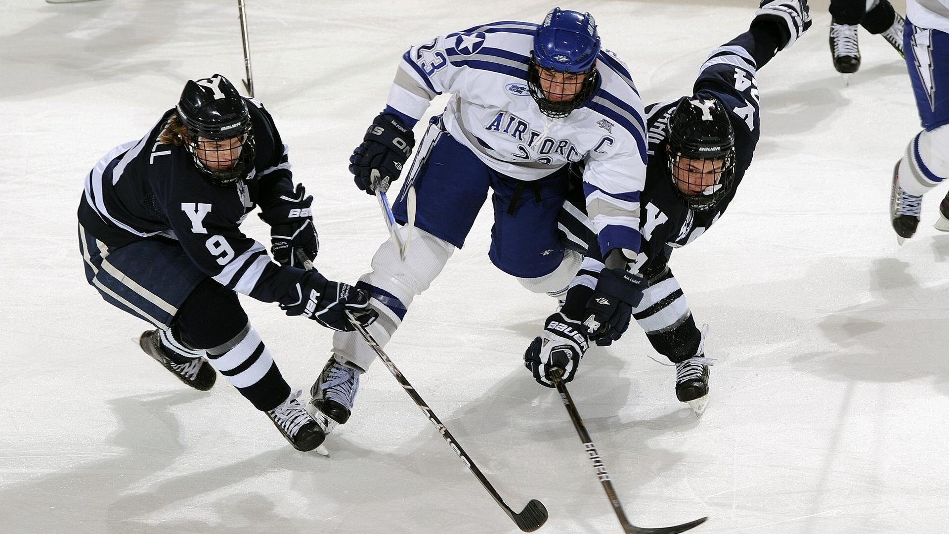 世界杯八强：法国力克英格兰 凯恩点球高射炮成转折点